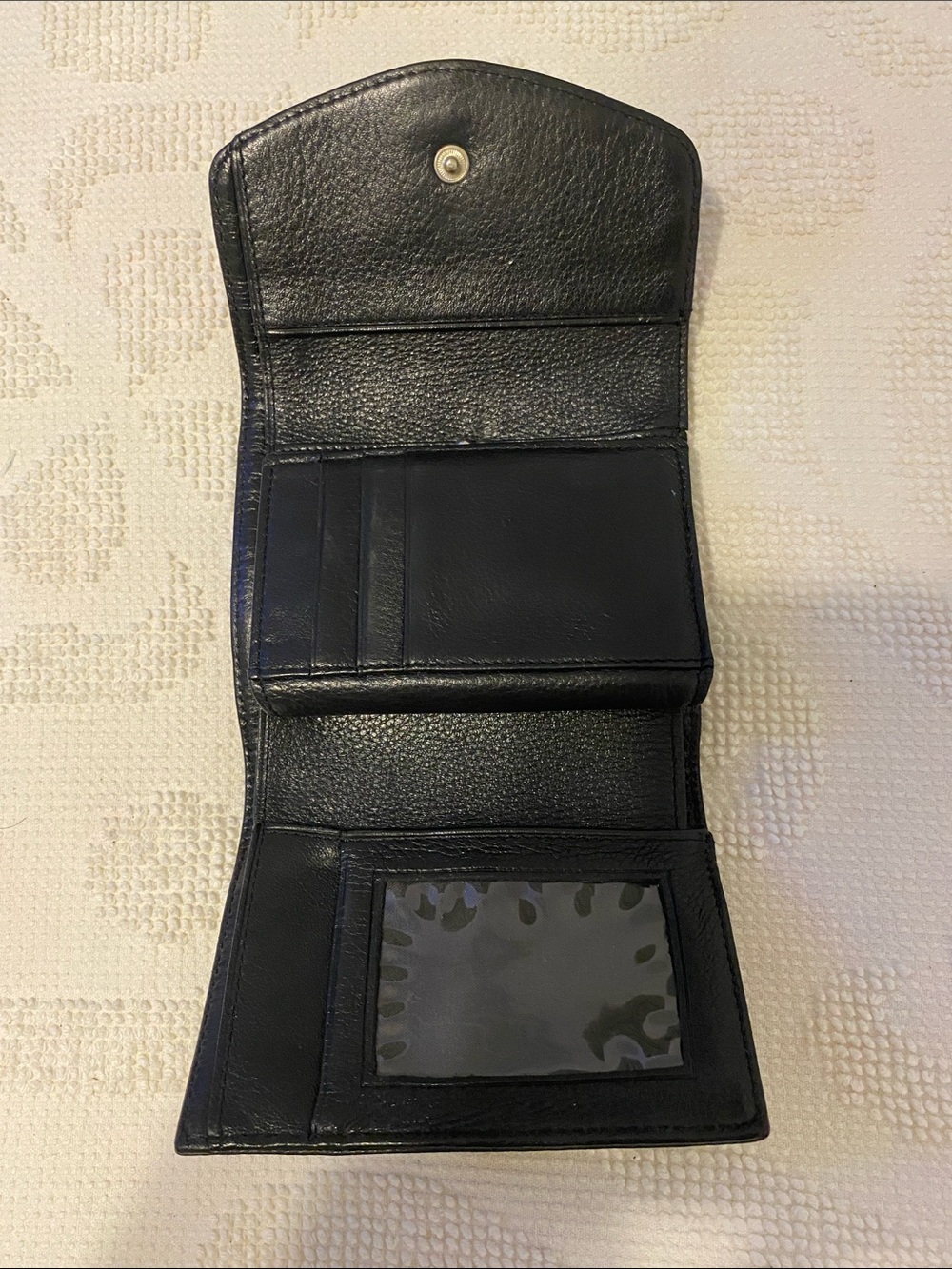 Black Leather Women’s Wallet with Decorative Heart Accent, well cared for. - Picture 4 of 9